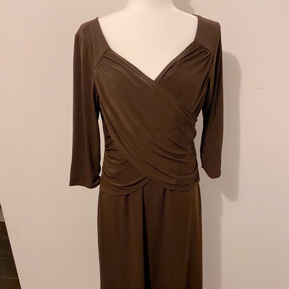 Brown b-slim dress .